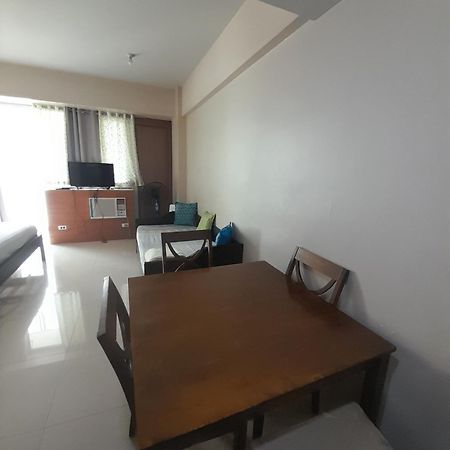 One Palm Tree Villas-Kenzie Place Terminal 3 Airport マニラ市 エクステリア 写真