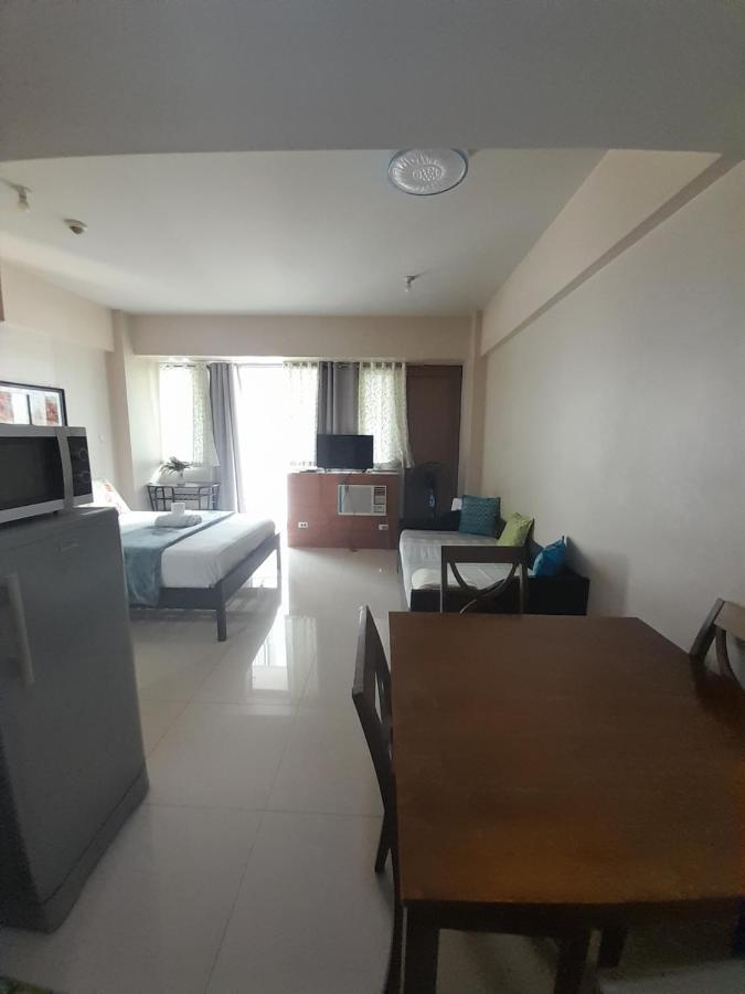 One Palm Tree Villas-Kenzie Place Terminal 3 Airport マニラ市 エクステリア 写真