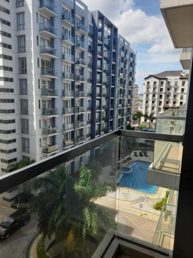 One Palm Tree Villas-Kenzie Place Terminal 3 Airport マニラ市 エクステリア 写真