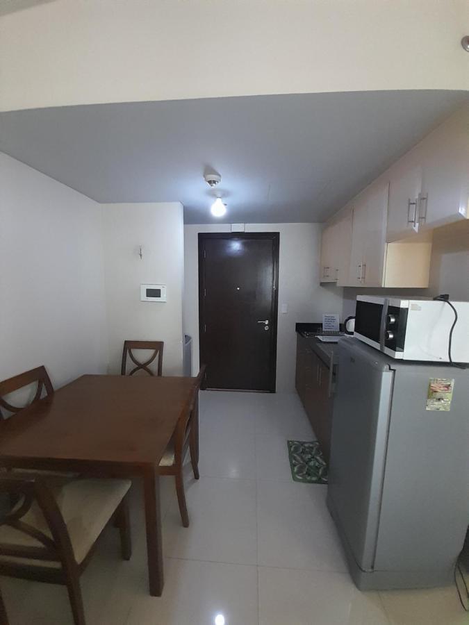 One Palm Tree Villas-Kenzie Place Terminal 3 Airport マニラ市 エクステリア 写真